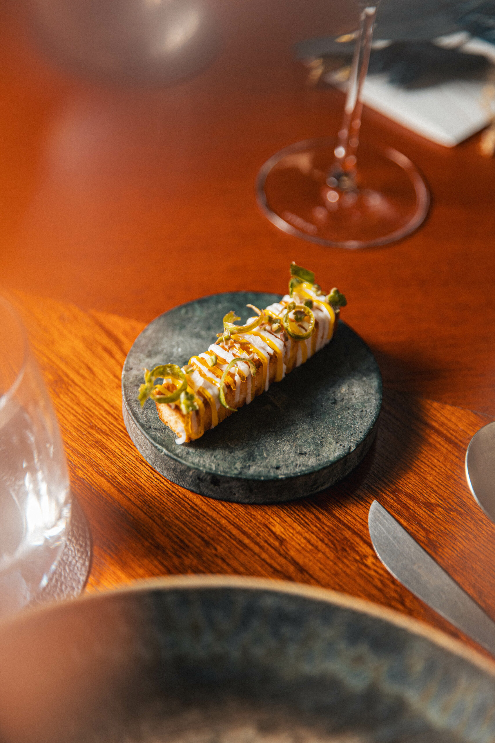 jaune_asperge_pain_quentin_lailler_restaurant_paradou_gastronomique